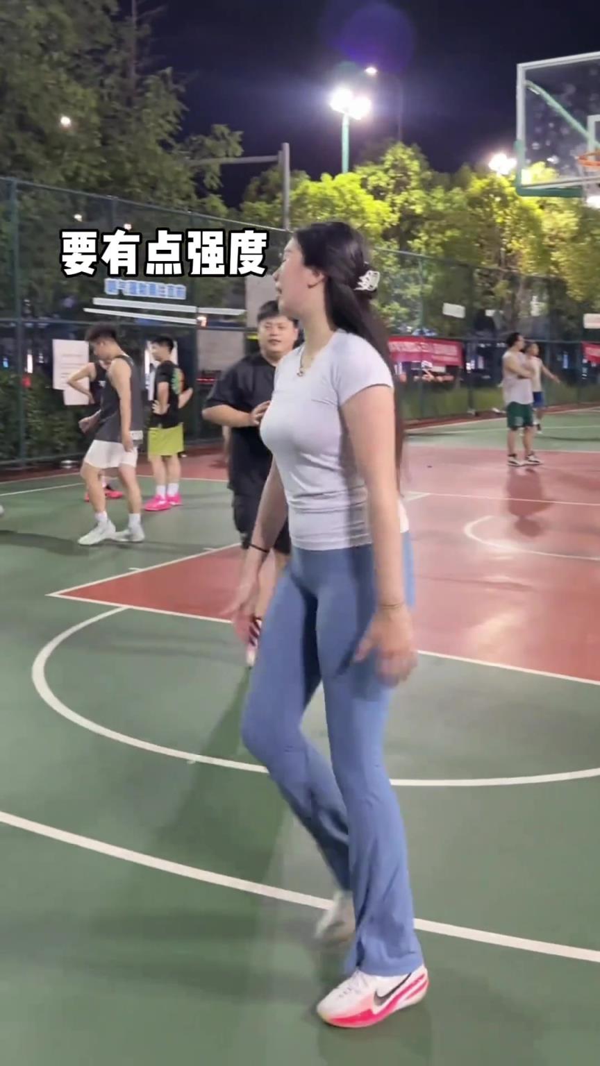 沁純野球場打野：防上來給點強度?。?></div>
<p>沁純野球場打野：防上來給點強度??！</p>
</a>
</li>
<li>
<a href=